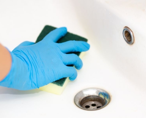 Миризлив канал на мивка: причини и какво да правите